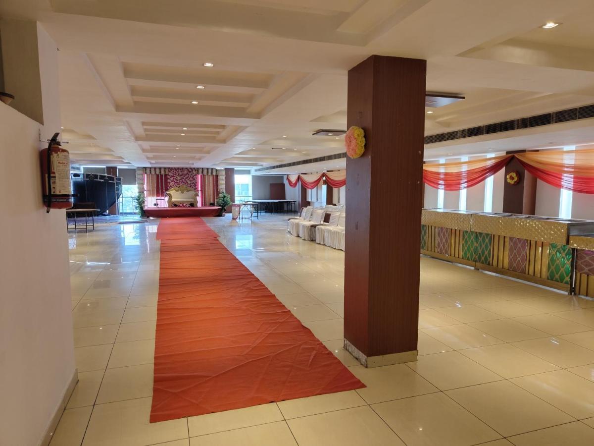 Kartikay Hotel Hisar Экстерьер фото