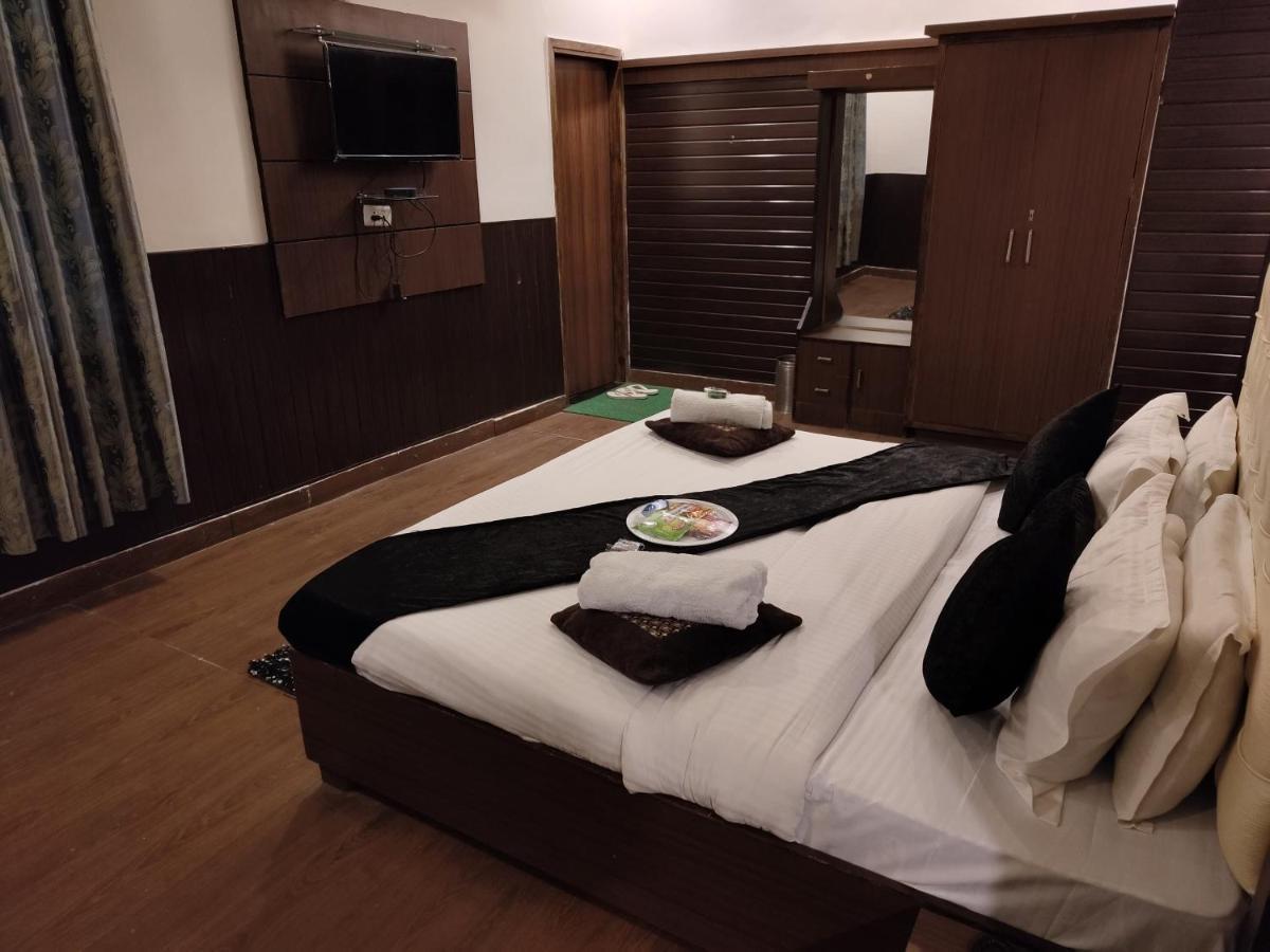 Kartikay Hotel Hisar Экстерьер фото
