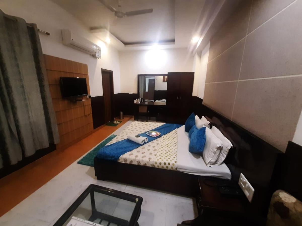 Kartikay Hotel Hisar Экстерьер фото
