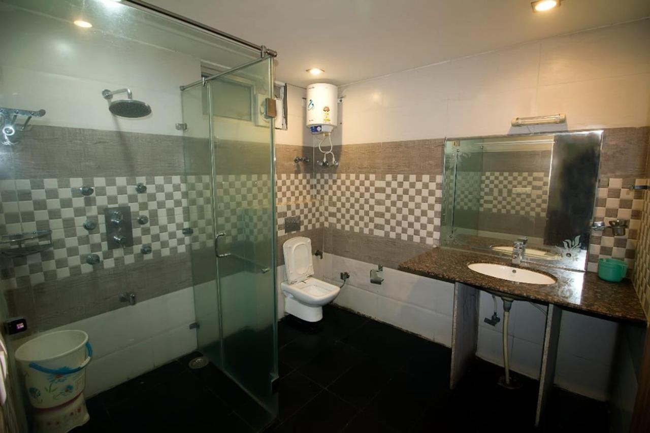 Kartikay Hotel Hisar Экстерьер фото