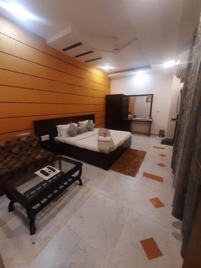 Kartikay Hotel Hisar Экстерьер фото