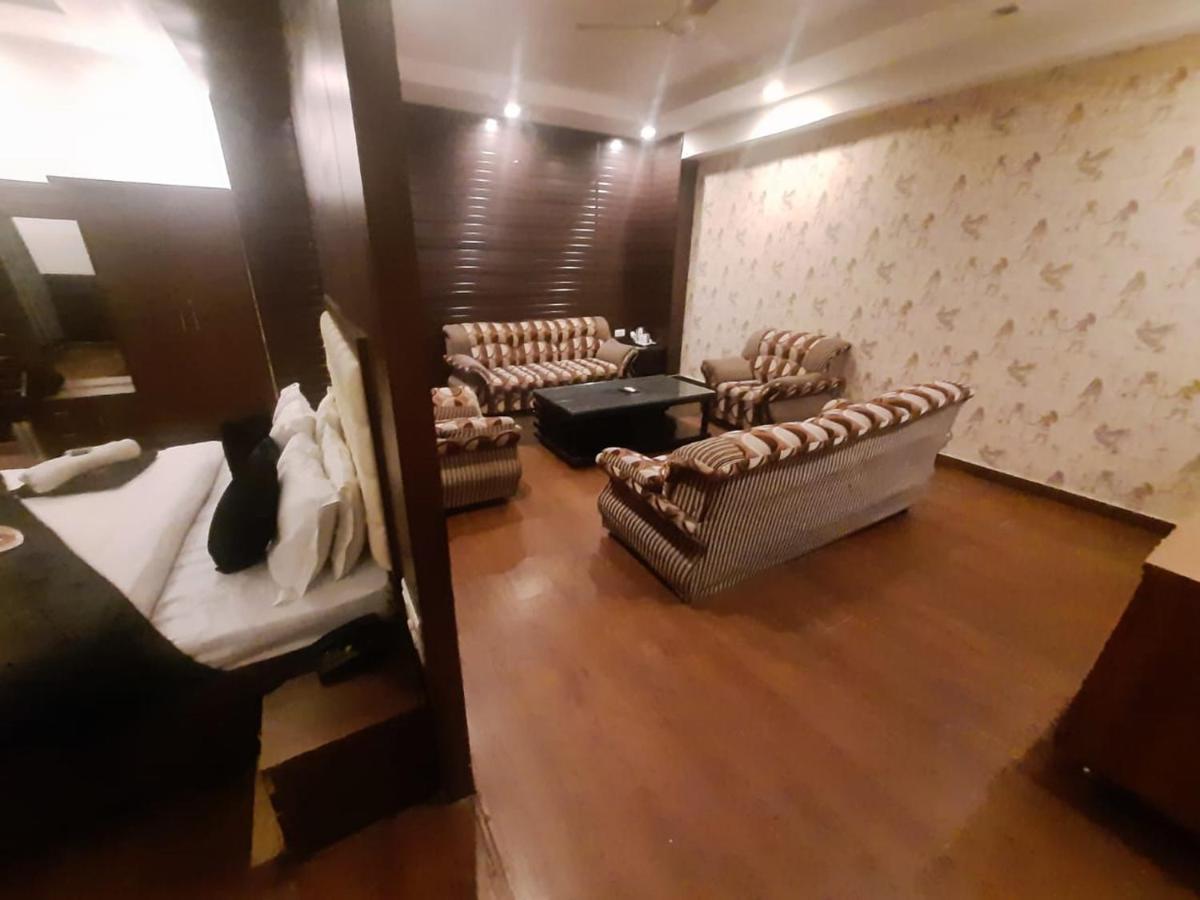 Kartikay Hotel Hisar Экстерьер фото