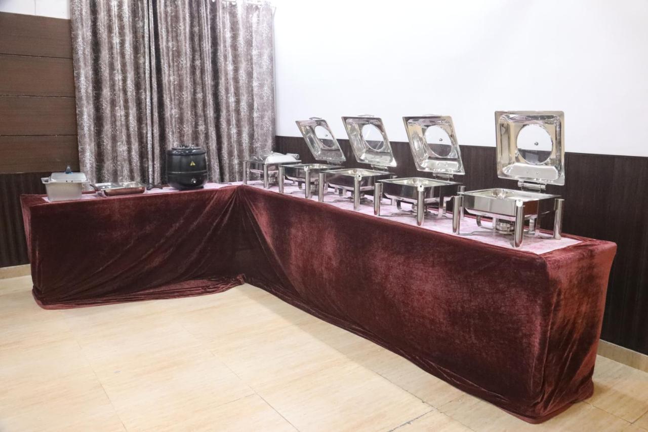 Kartikay Hotel Hisar Экстерьер фото